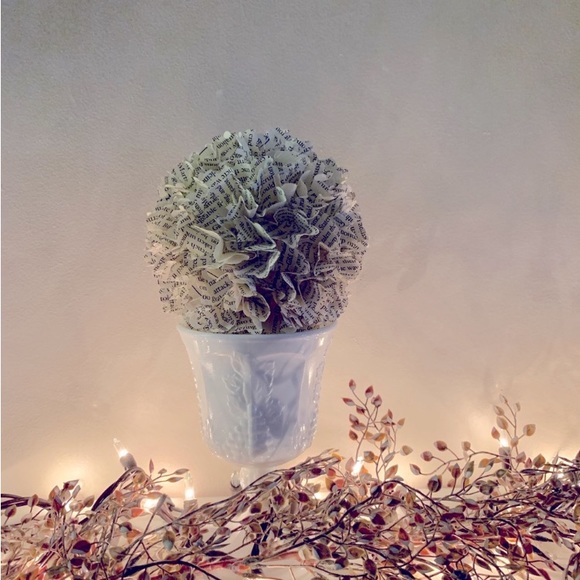 1 Book Ball - Picture 2 of 8